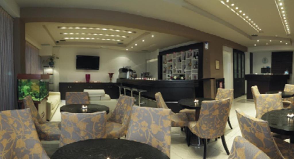 Ceragio Hotel & Apartments Tripoli Esterno foto