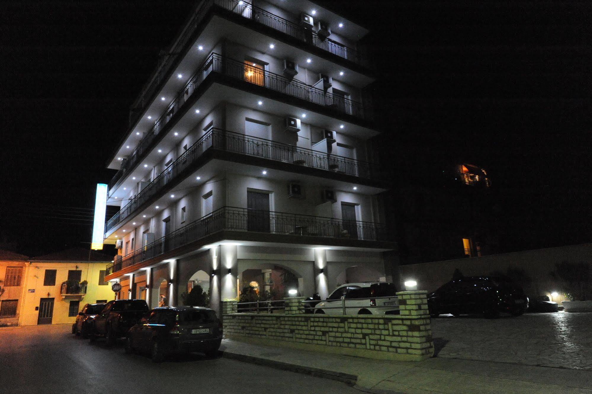 Ceragio Hotel & Apartments Tripoli Esterno foto