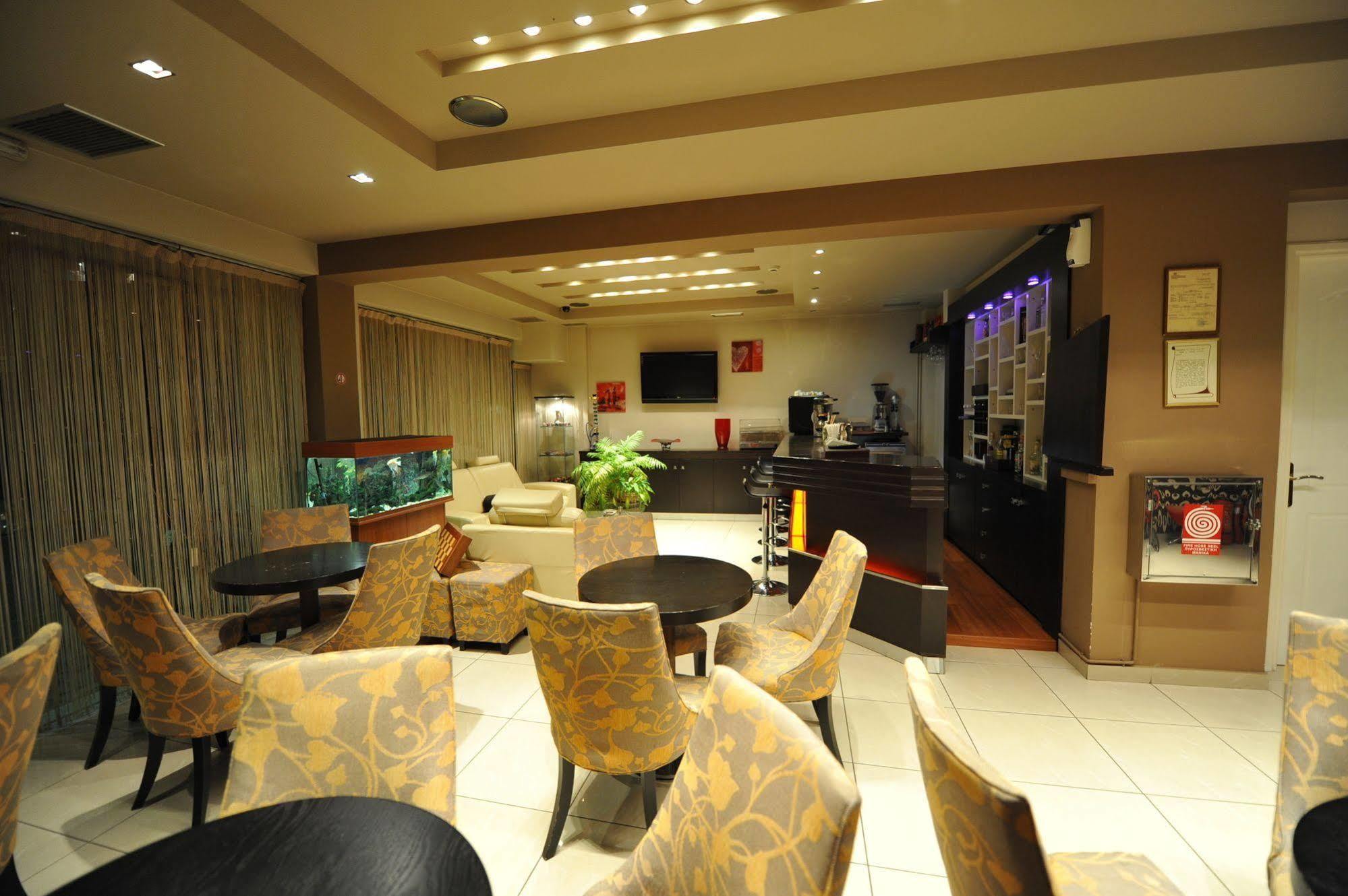 Ceragio Hotel & Apartments Tripoli Esterno foto