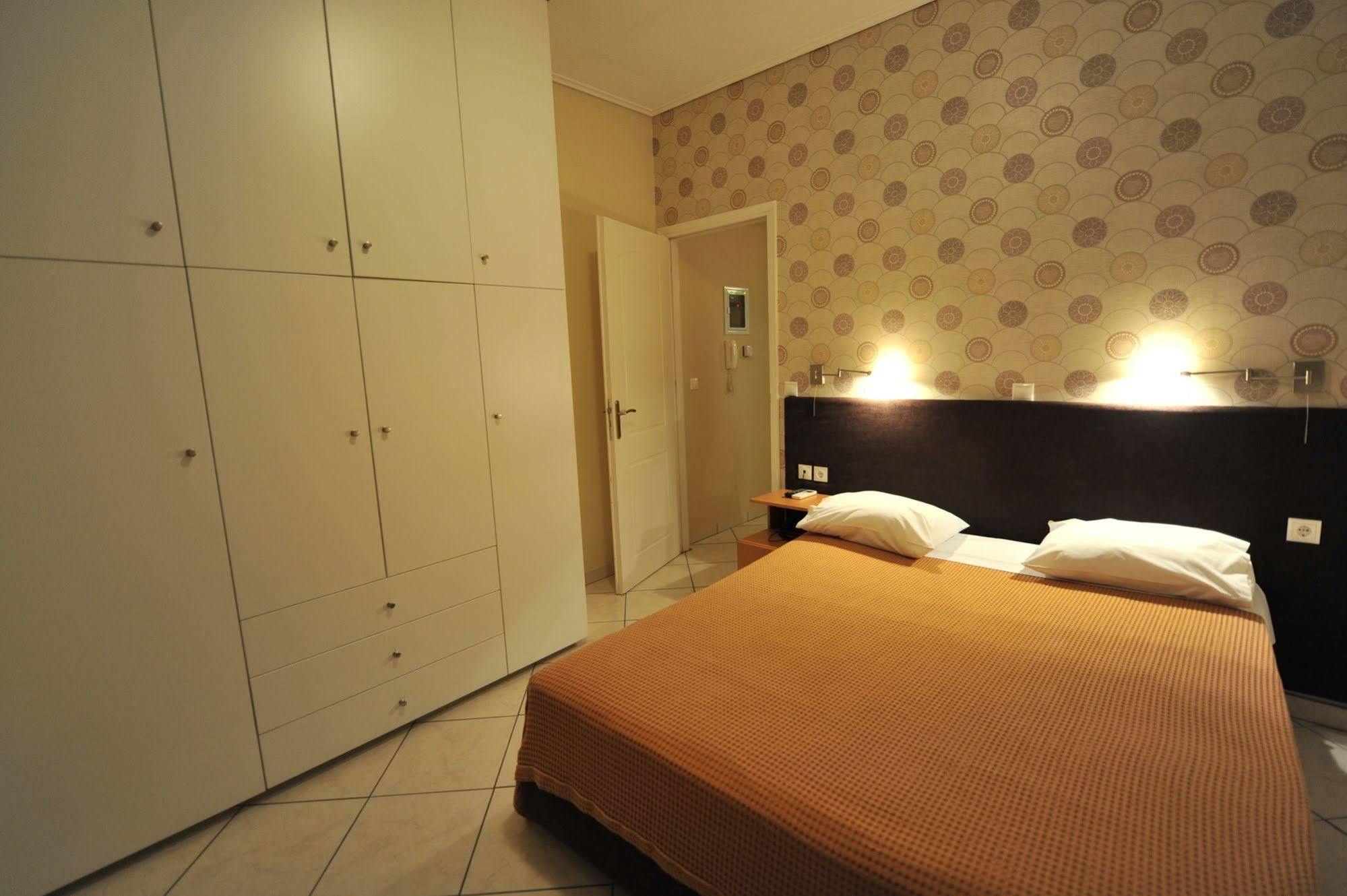 Ceragio Hotel & Apartments Tripoli Esterno foto