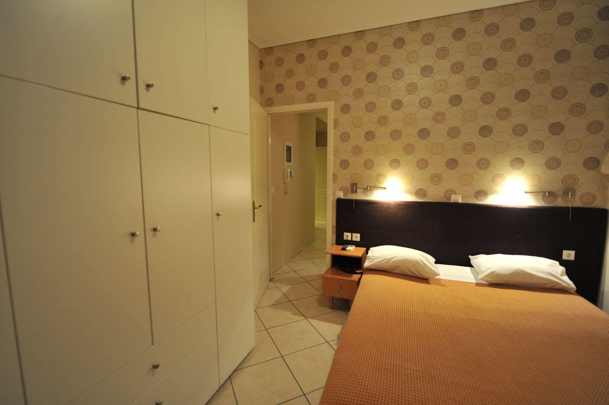 Ceragio Hotel & Apartments Tripoli Esterno foto
