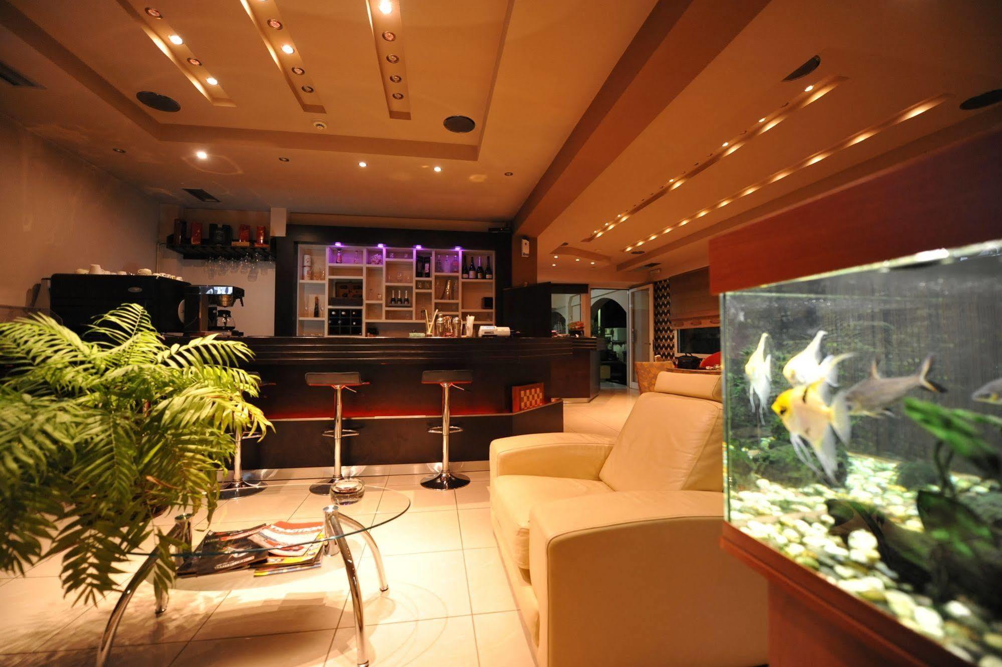 Ceragio Hotel & Apartments Tripoli Esterno foto
